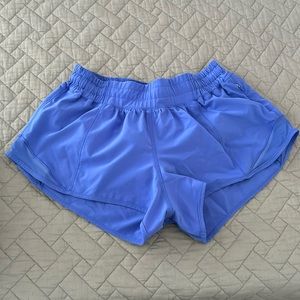 Lululemon Hotty Hot Short 2.5” size 6